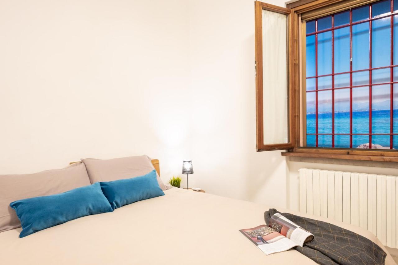 Casa Dolce Casa Desenzano - 2 Passi Dal Lago Apartment Desenzano del Garda Bagian luar foto